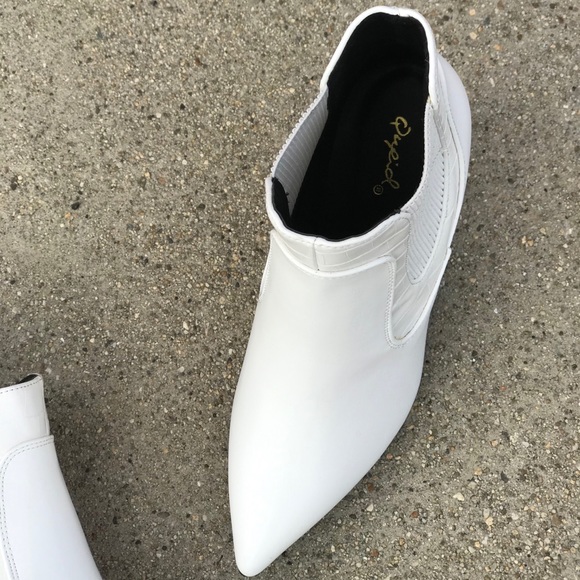 Qupid White Pointed Toe Ankle Block Heel Bootie - Picture 6 of 8